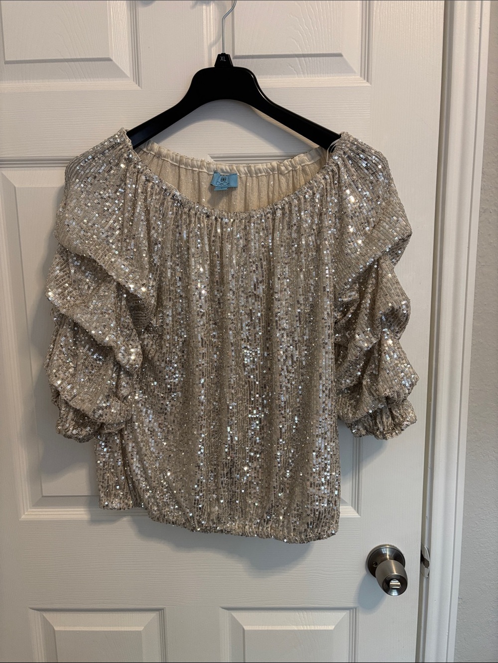 CeCe Champagne Sequin Ruffle Top nwot ws84